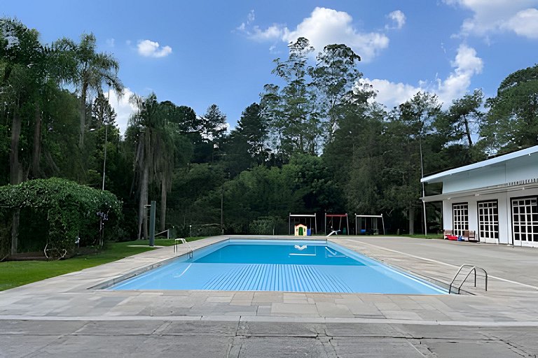 Cond. Fechado 50min de SP - muita área verde.