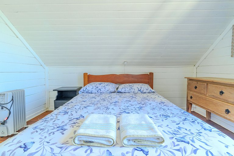 Quintal amplo, 4 quartos, 8min Parque Capivari