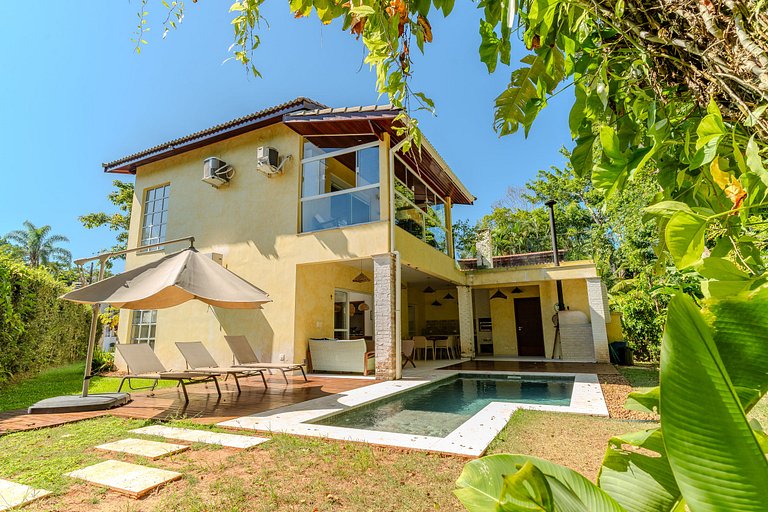 Condomínio 4Q, 600m da praia