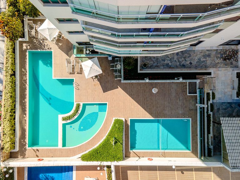 Riviera renovado 300m da praia.