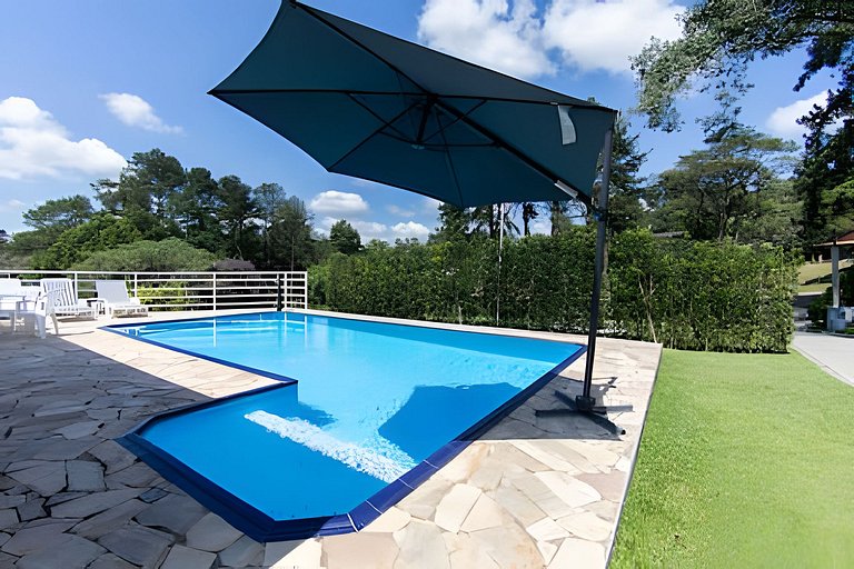 Piscina aquecida - cond. seguro com muito verde