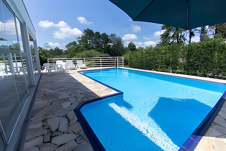 Piscina aquecida - cond. seguro com muito verde