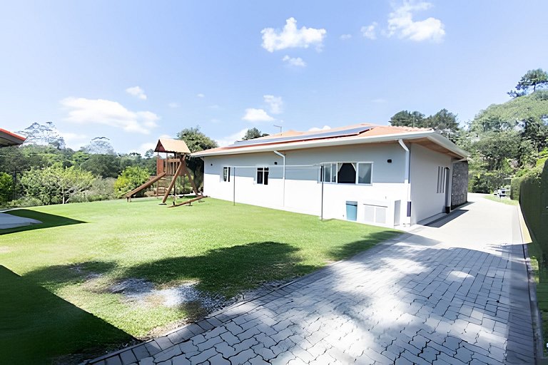 Piscina aquecida - cond. seguro com muito verde