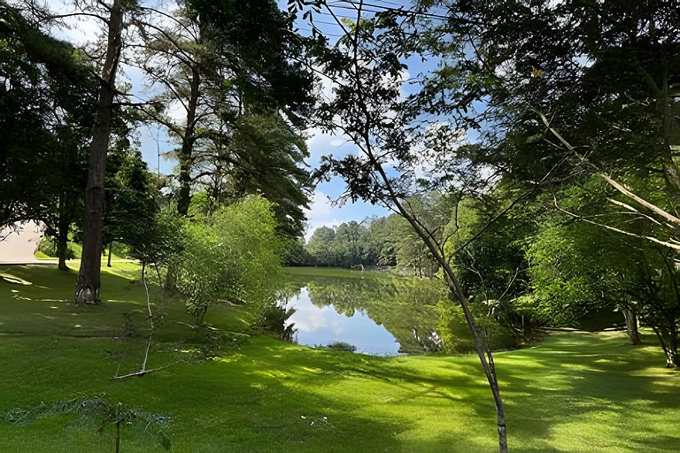 Piscina aquecida - cond. seguro com muito verde