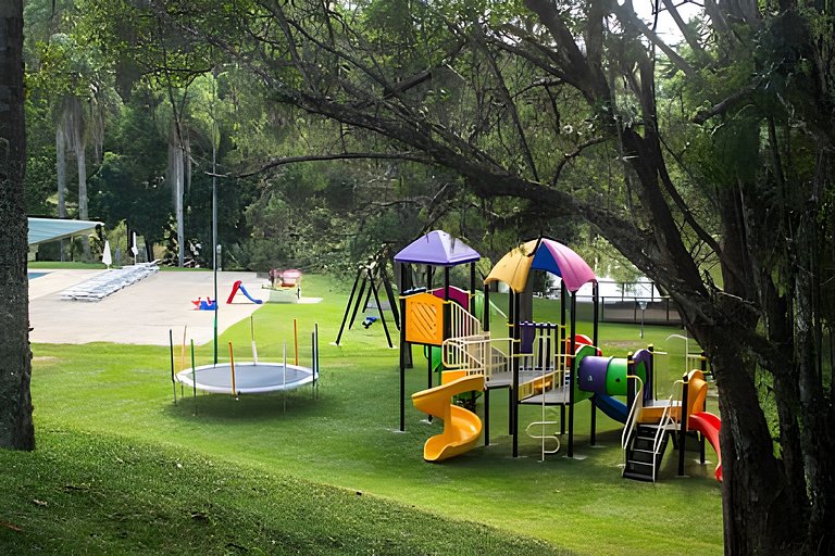 Piscina aquecida - cond. seguro com muito verde