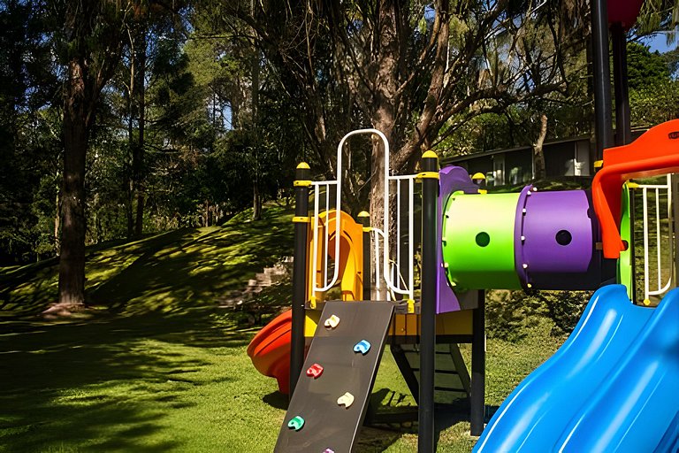 Piscina aquecida - cond. seguro com muito verde