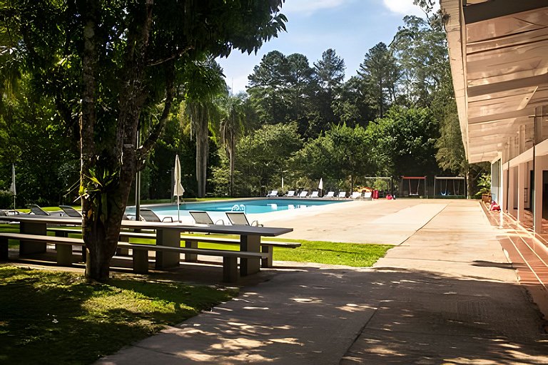 Piscina aquecida - cond. seguro com muito verde
