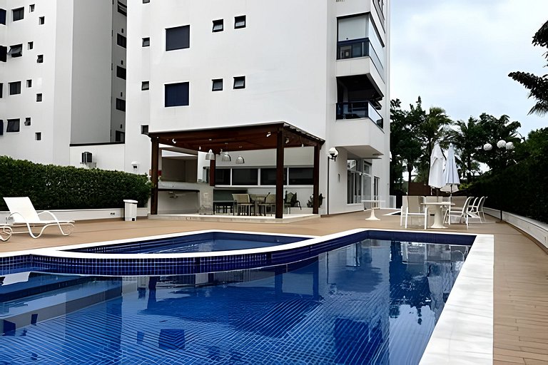 Condomínio completo 250m da praia
