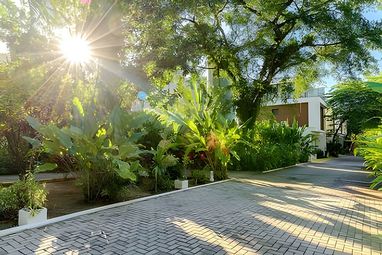 Condiminio alto padrão - 100m da praia