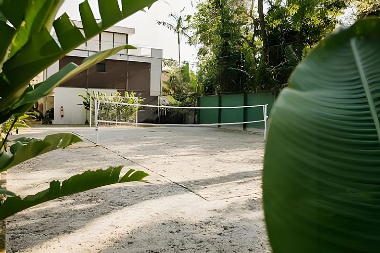 Condiminio alto padrão - 100m da praia