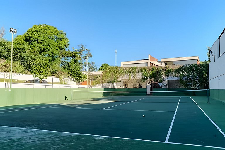 Condiminio alto padrão - 100m da praia
