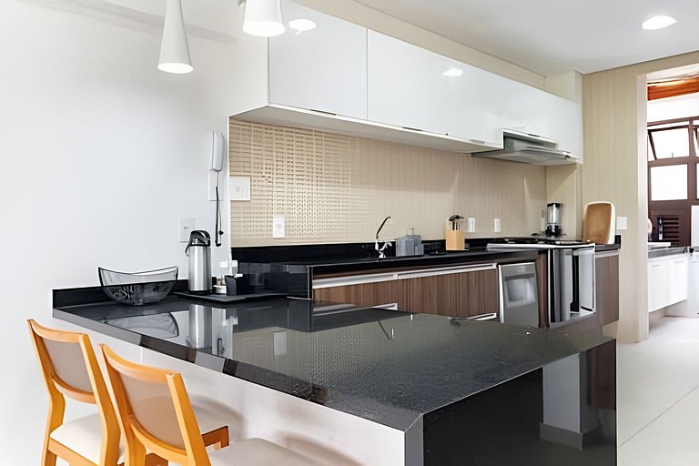 Pé na areia, 4 suítes, canto nobre Camburi (05)
