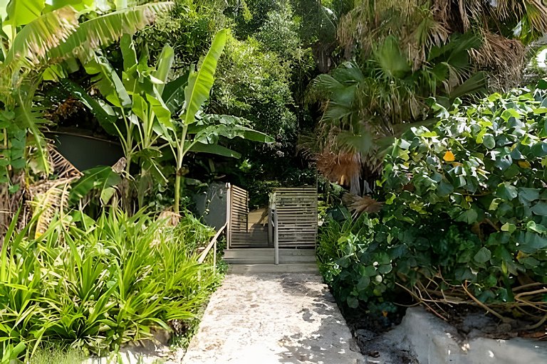 Pé na areia, 4 suítes, canto nobre Camburi (05)