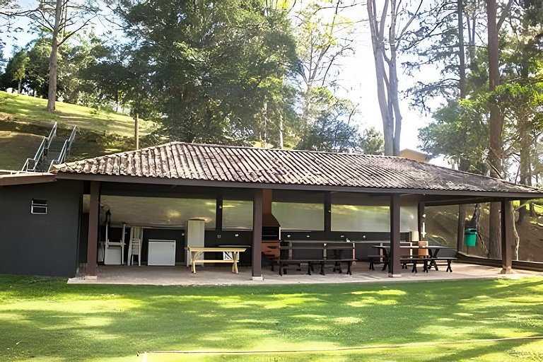 Casa em cond. fechado com muita área verde