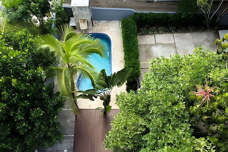 Condomínio com piscina - 80m da praia