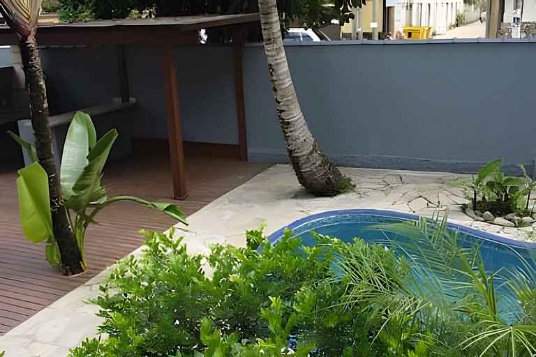 Condomínio com piscina - 80m da praia