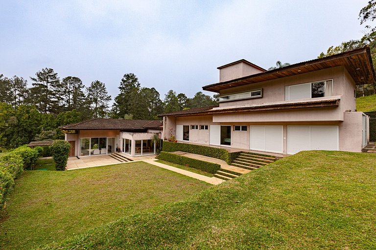 Casa em cond. fechado com muita área verde