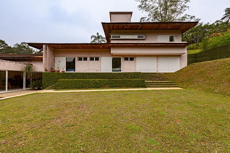 Casa em cond. fechado com muita área verde