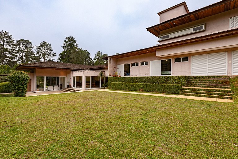 Casa em cond. fechado com muita área verde