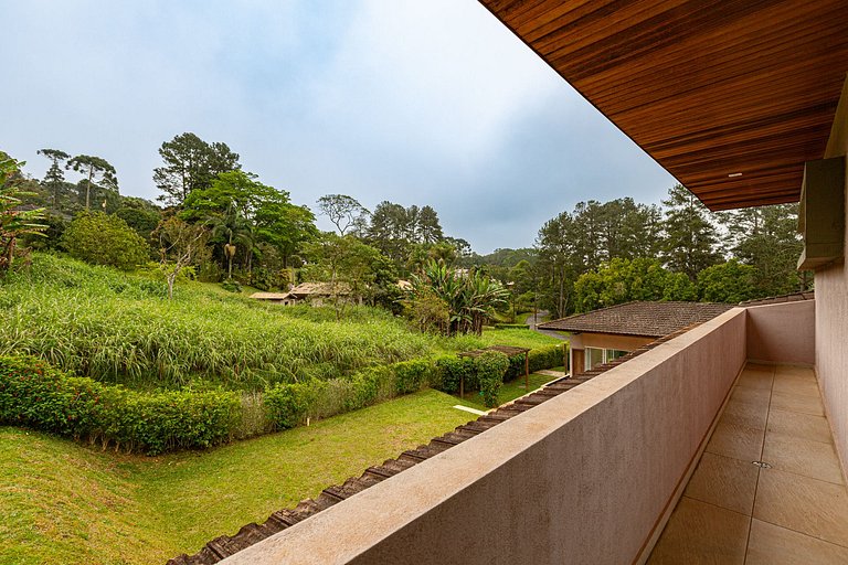 Casa em cond. fechado com muita área verde
