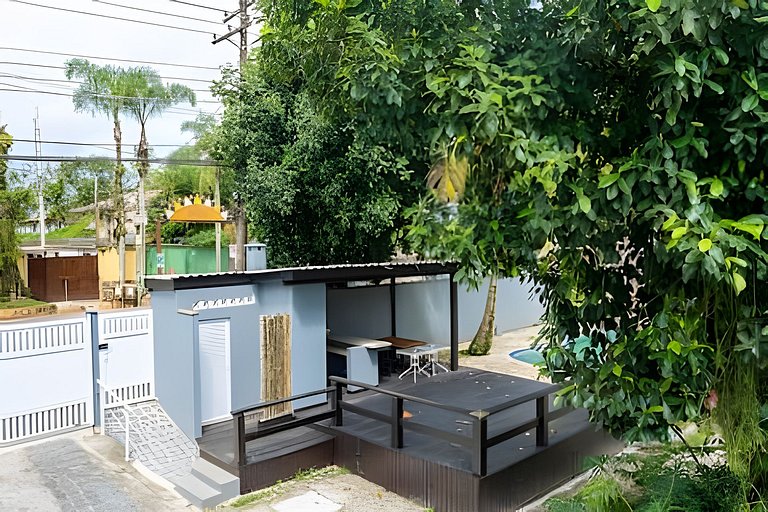 Condomínio com piscina - 80m da praia