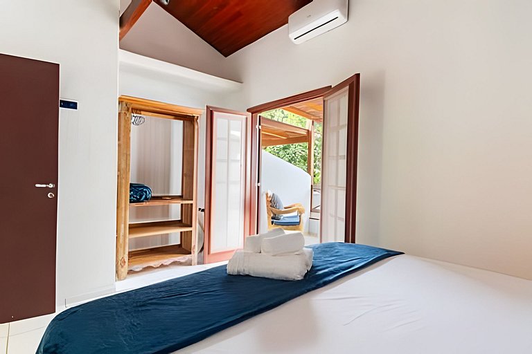Condomínio com piscina - 80m da praia