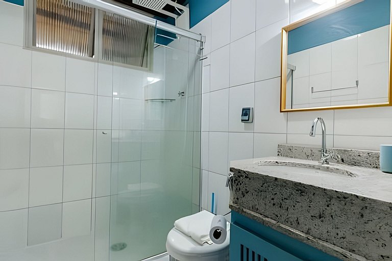 Condomínio com piscina - 80m da praia