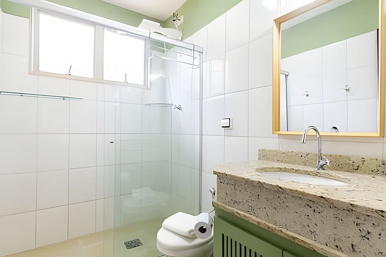 Condomínio com piscina - 80m da praia