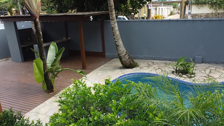 Condomínio com piscina - 80m da praia