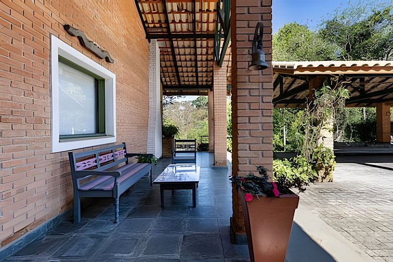 Casa em cond. fechado com muita área verde