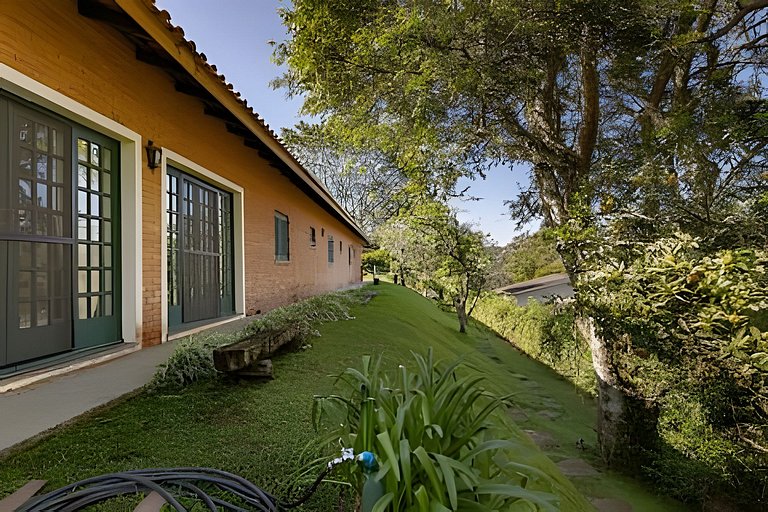 Casa em cond. fechado com muita área verde