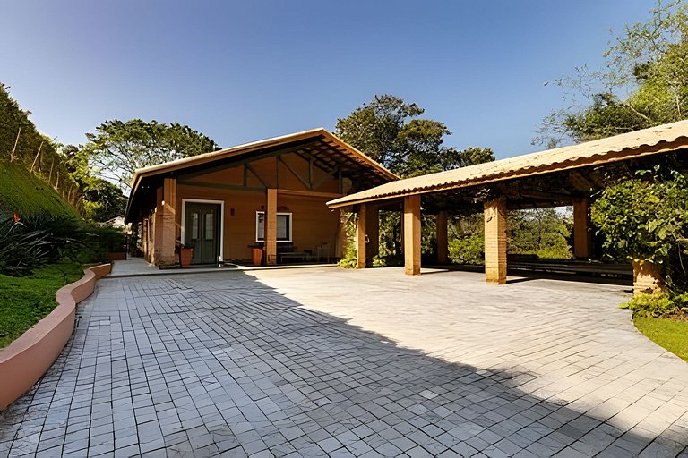Casa em cond. fechado com muita área verde