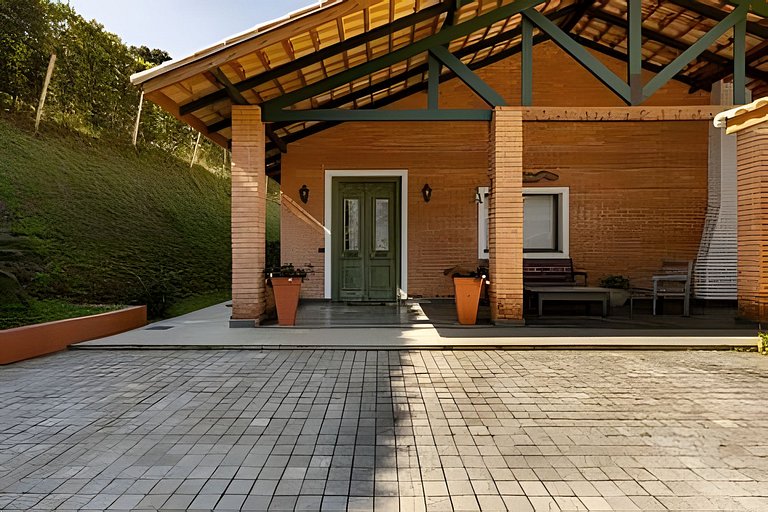 Casa em cond. fechado com muita área verde