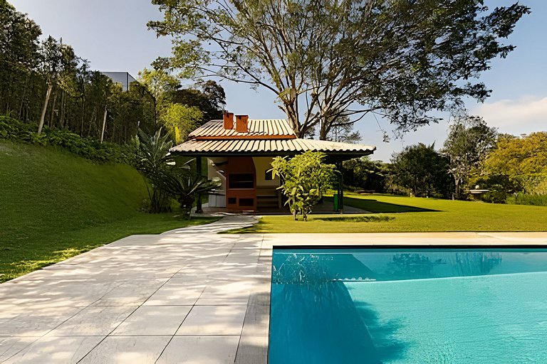 Casa em cond. fechado com muita área verde