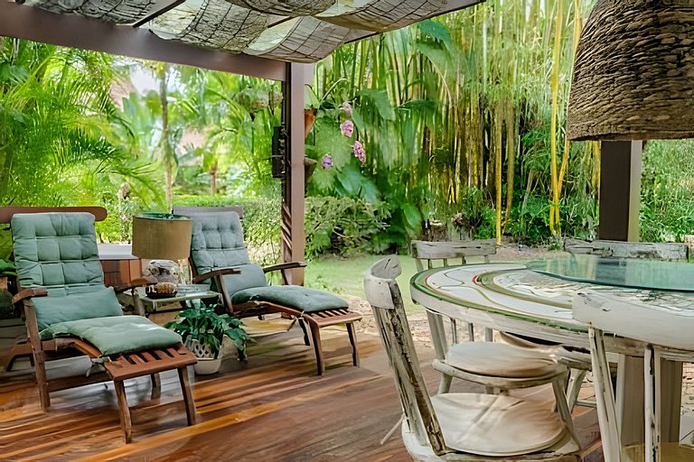 Casa em cond. 150m da praia