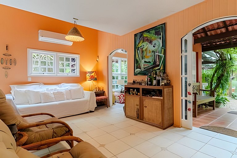 Casa em cond. 150m da praia