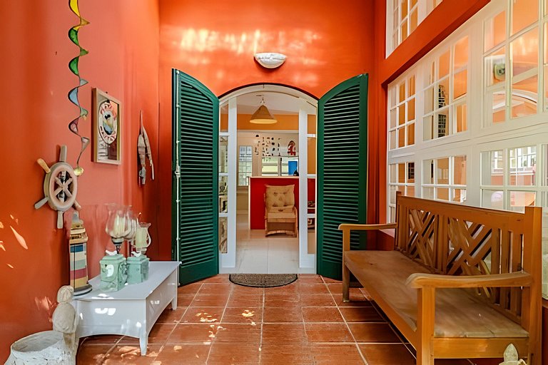 Casa em cond. 150m da praia