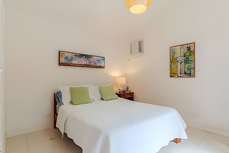 Casa em cond. 150m da praia