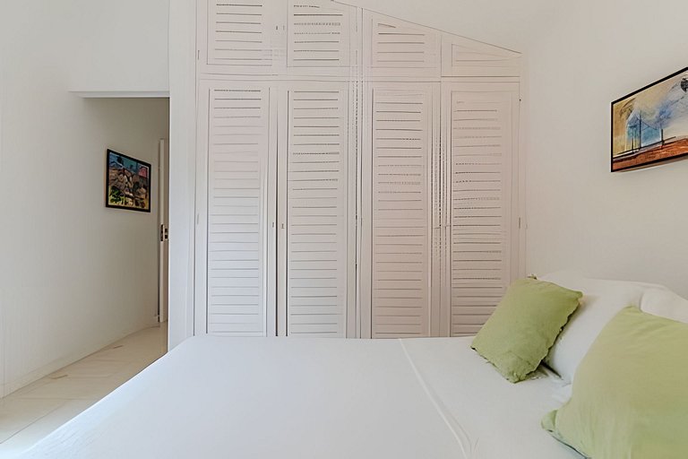 Casa em cond. 150m da praia