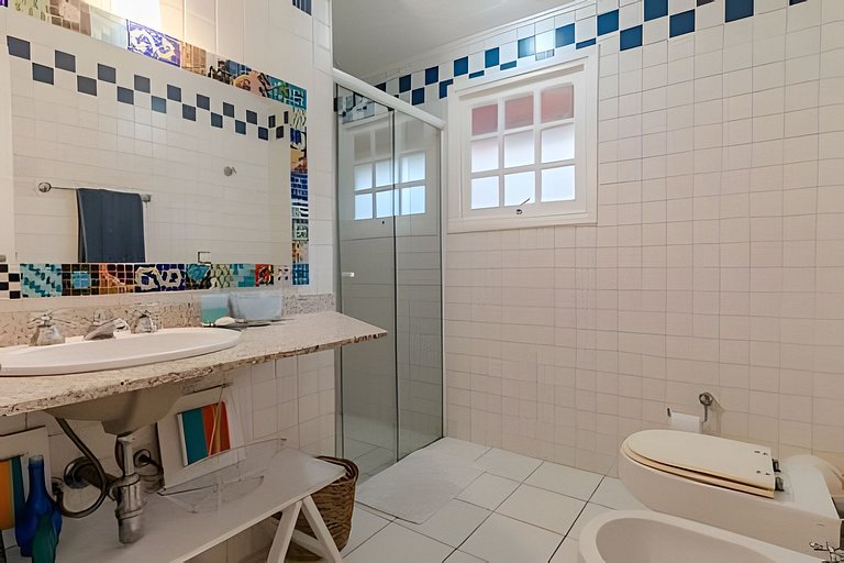 Casa em cond. 150m da praia