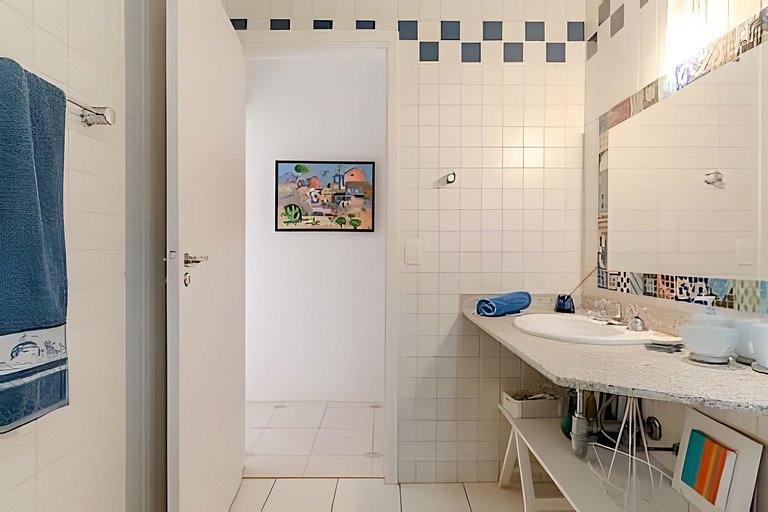 Casa em cond. 150m da praia