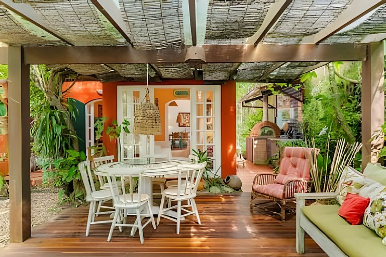 Casa em cond. 150m da praia