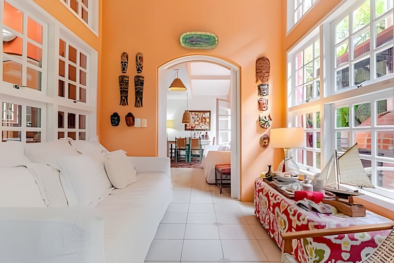 Casa em cond. 150m da praia