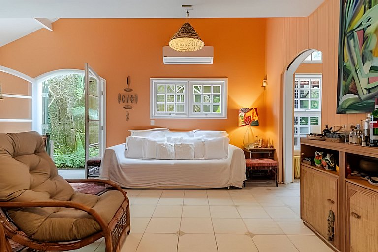 Casa em cond. 150m da praia