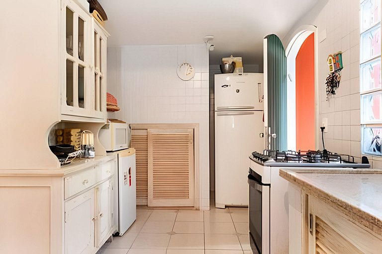 Casa em cond. 150m da praia