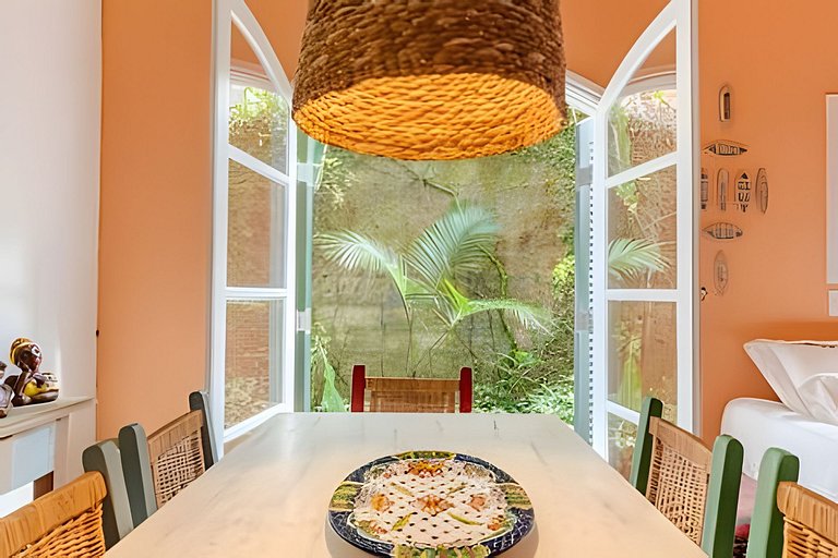 Casa em cond. 150m da praia