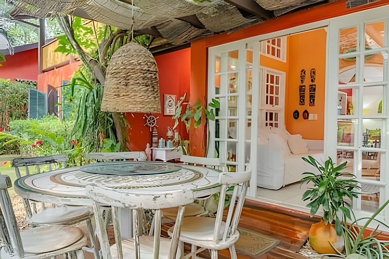 Casa em cond. 150m da praia