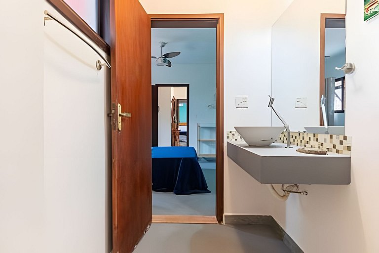Casa com piscina 500m da praia